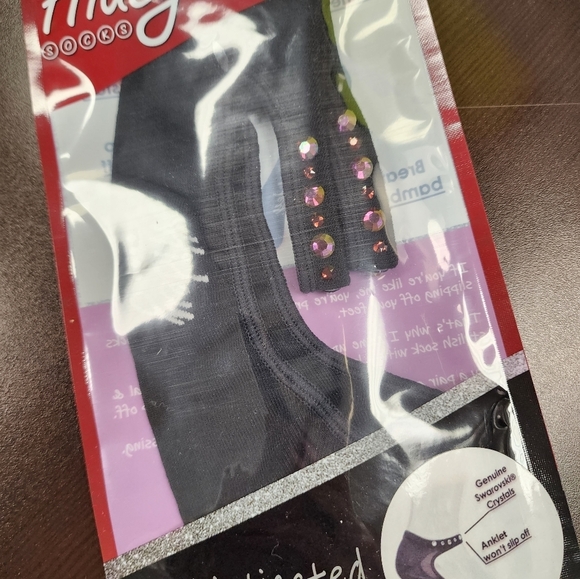 HIDEY SOCKS Swarovski Crystal Embellished No Slip Socks NWT - Picture 12 of 16